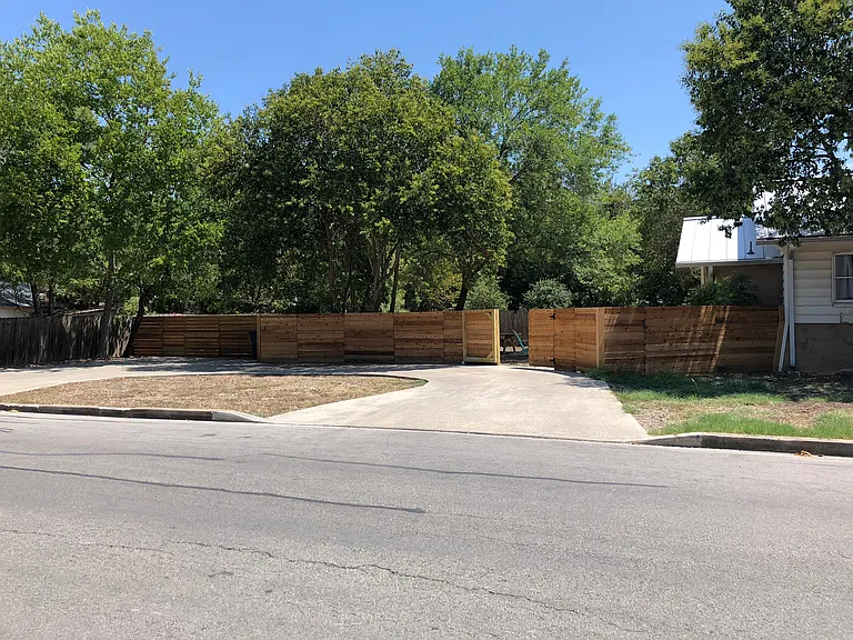 415 S Union Ave — Photo 16