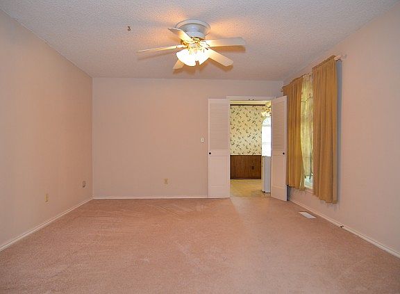 Flex Space / Living/Dining/Office