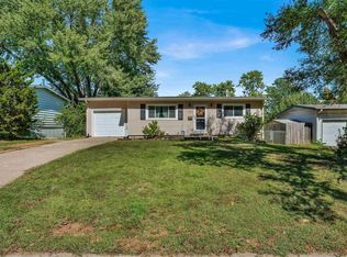 3206 SW Twilight Dr, Topeka, KS 66614