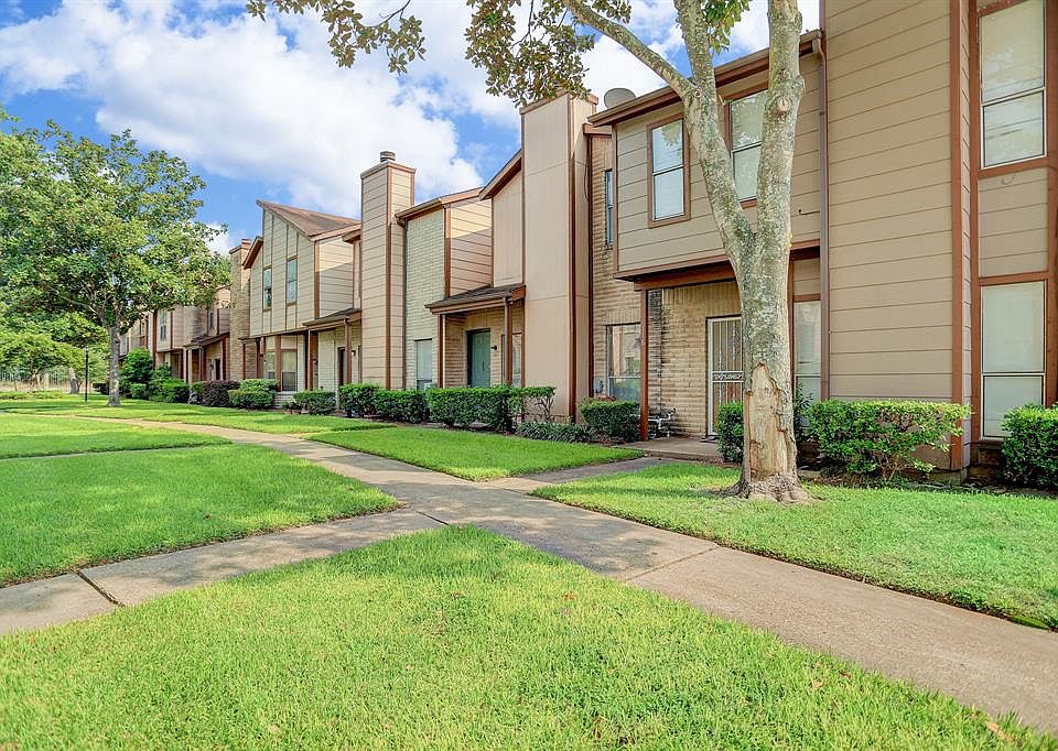 1st image of 12300 Brookglade Cir Unit 116