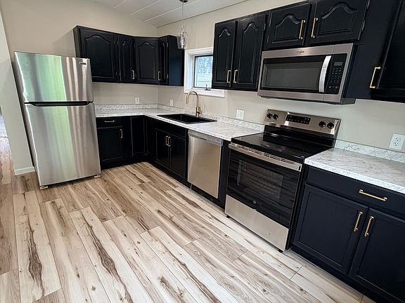 3rd image of 621 Pear St