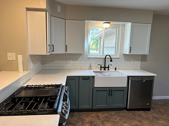 4th image of 7 Dana Dr