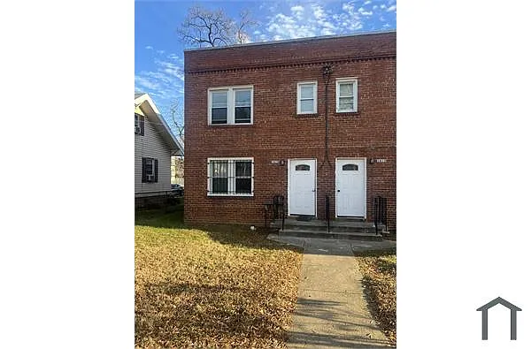 Building Photo - 1615 Olive St NE #1