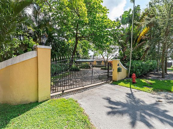 4th image of 2656 Arbor Drive