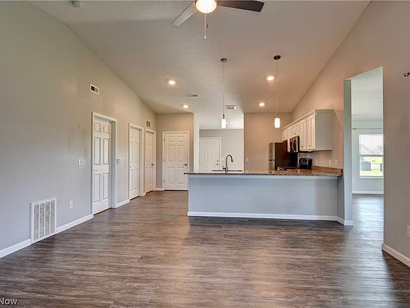 5th image of 586 Keim Dr NW