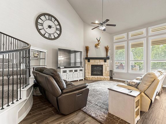 3rd image of 15745 Mirasol Dr