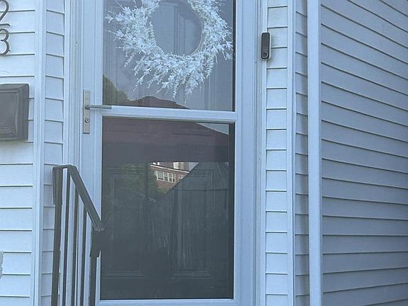 3rd image of 5223 Diamond St