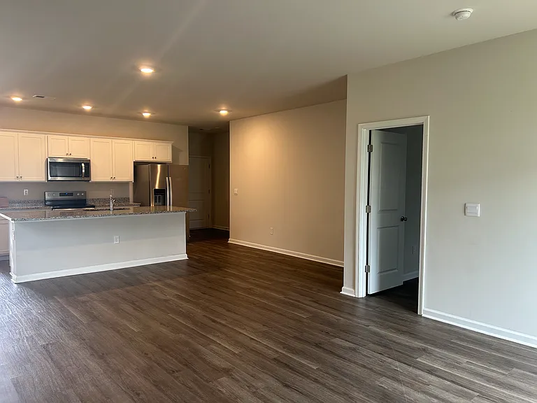 324 Vaccaro Dr — Photo 9