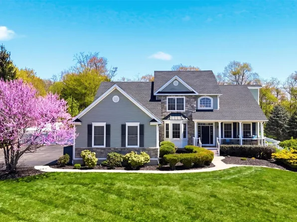 86 Sandy Pines Boulevard, Hopewell Junction, NY 12533