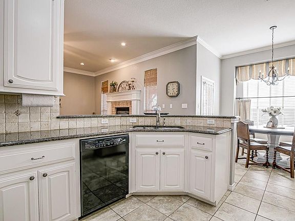 4th image of 850 Canterbury Dr