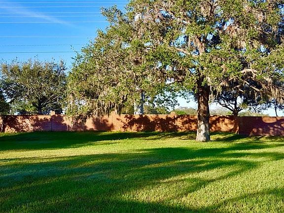 3rd image of 2300 Meadow Oak Cir