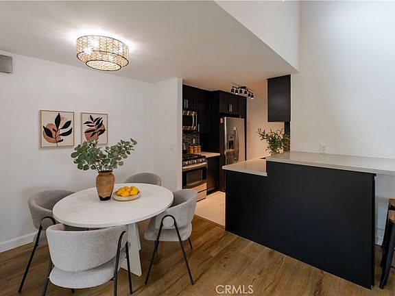 5th image of 20134 Leadwell St Unit 307