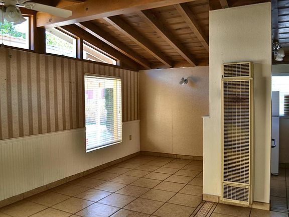 3rd image of 300 Montana Ave APT 2