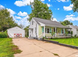 117 Vine St, Washington, IL 61571