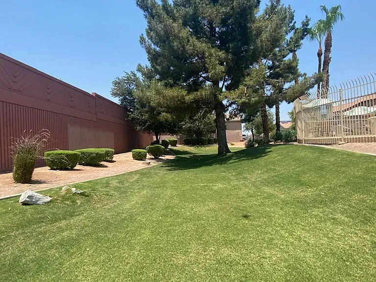 8927 E Crescent Ave — Photo 4