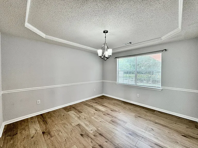 2424 Seven Kings Rd — Photo 10
