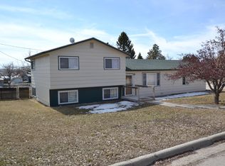 1034 Wood St, Newcastle, WY 82701