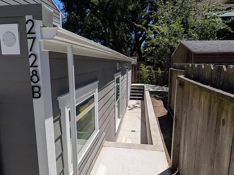2728 Stuart St #B — Photo 3