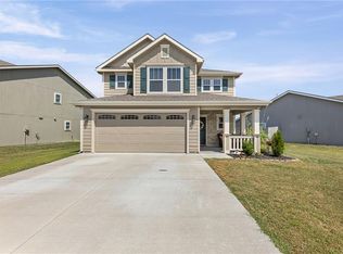 1607 Bluestem Dr, Ottawa, KS 66067