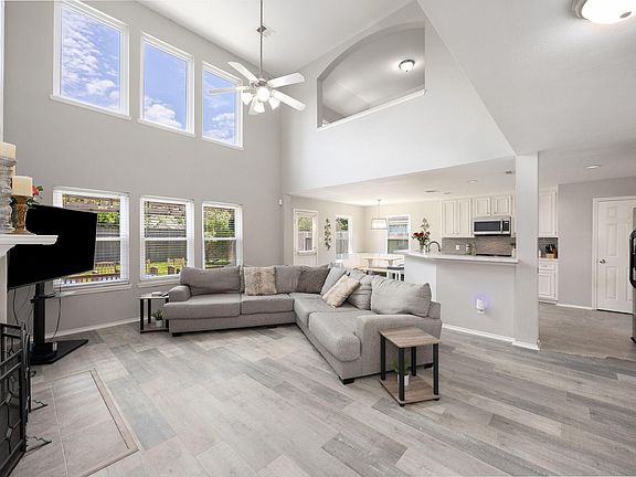 5th image of 3915 Eastland Lake Dr