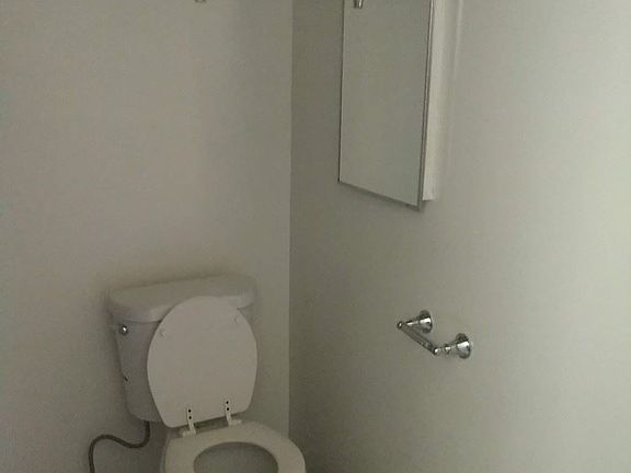 5th image of 629 E 4th St APT 4