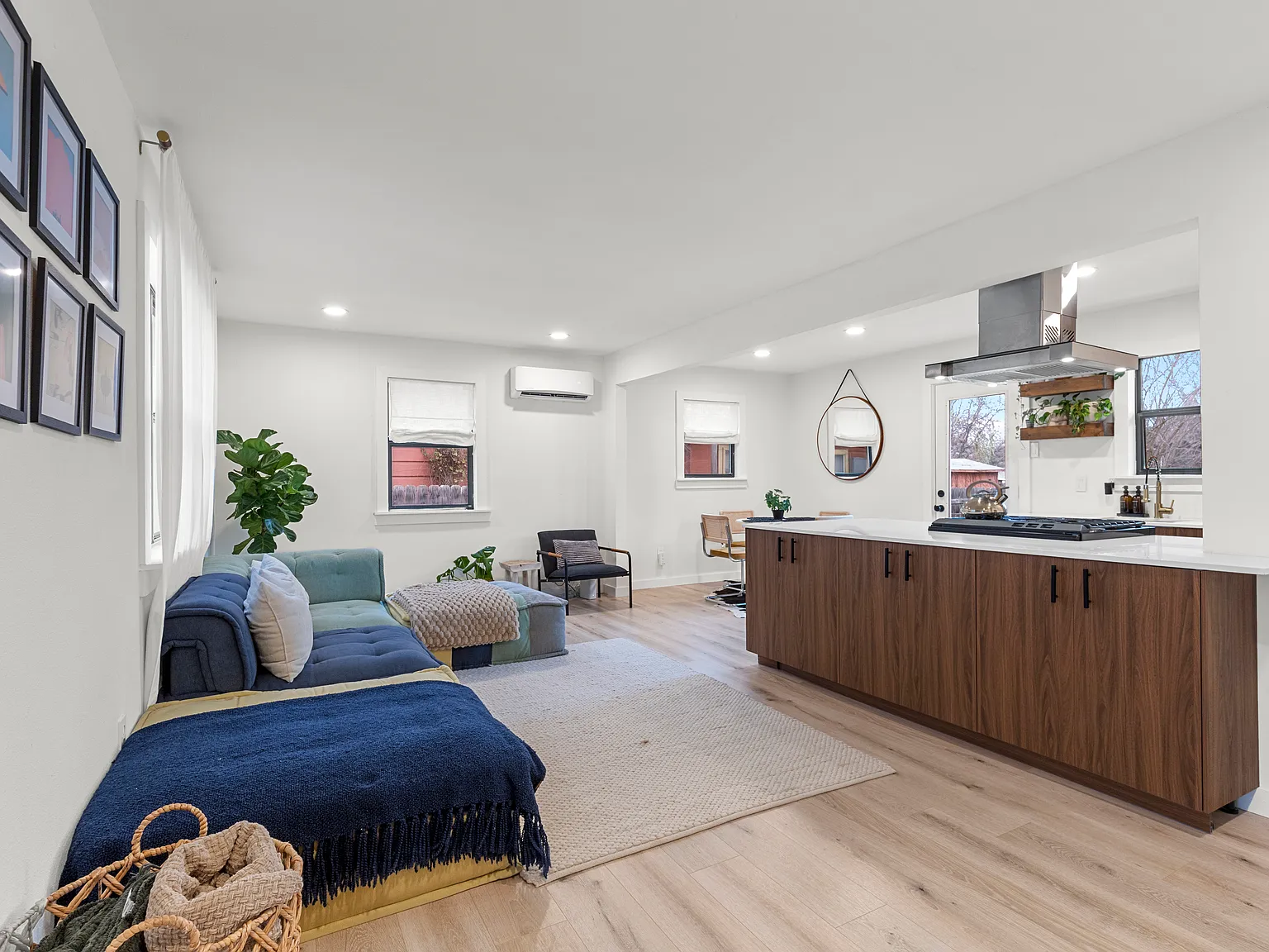 2 bed, 776 sqft, $2,482 — Photo 4