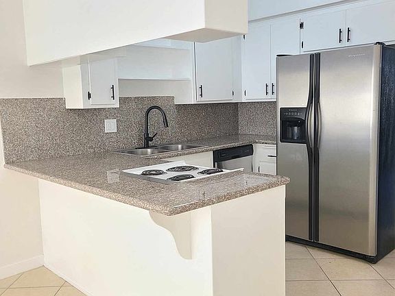 3rd image of 2758 Orange Ave #4