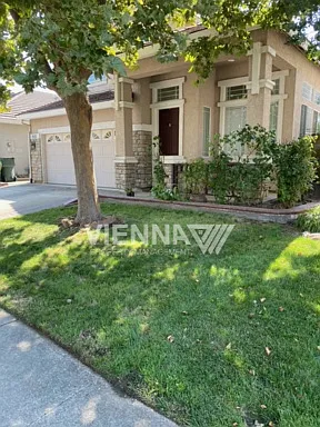 7956 Robinson Dr — Photo 2