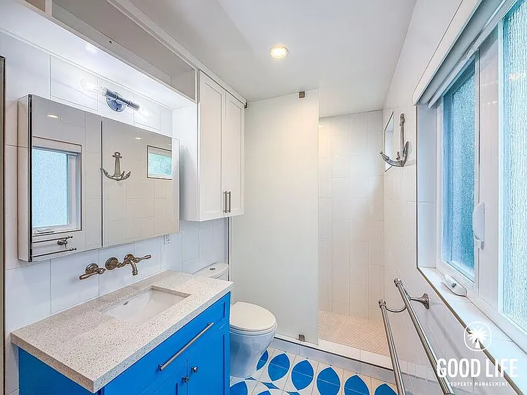 2151 Cambridge Ave — Photo 9
