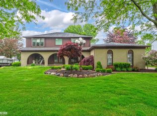 46713 Houghton Dr, Shelby Township, MI 48315