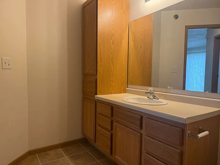 Huntington Pointe I — Photo 9