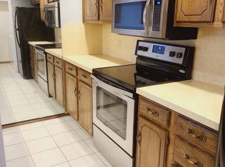 412 N Oakwood Rd APT 201, Enid, OK 73703