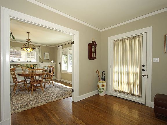 2nd image of 827 N Chester Ave
