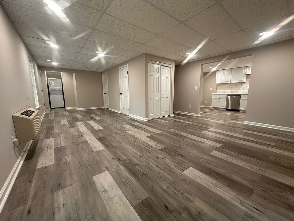 2nd image of 379 Plantation Ridge Ct