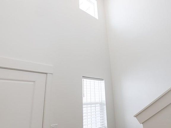 5th image of 1084 Sharra Ave #4