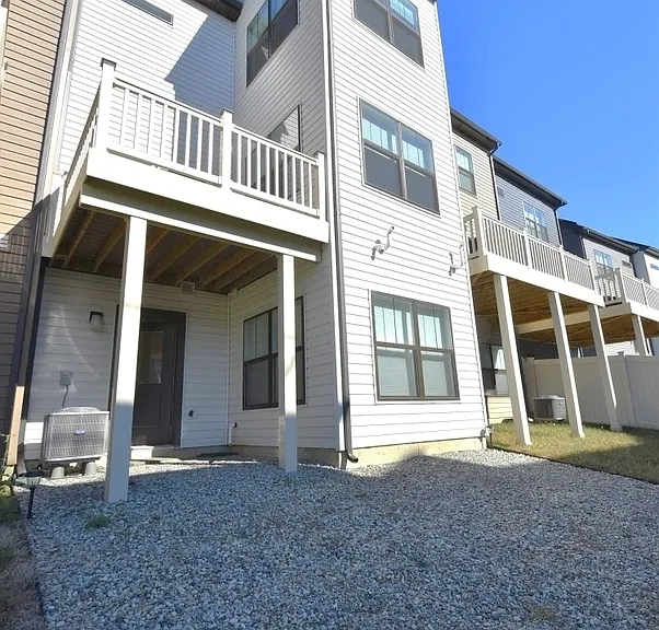 604 Chalcedony Ln — Photo 26