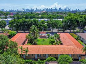 140 SW 30th Ct, Miami, FL