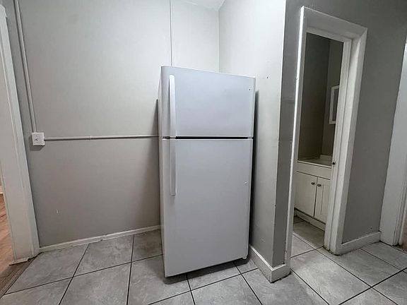 2nd image of 341 Peck St APT 4