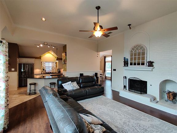 5th image of 2313 Lawton Ln