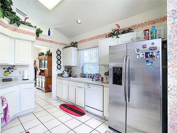 5th image of 45 Valleywood Dr