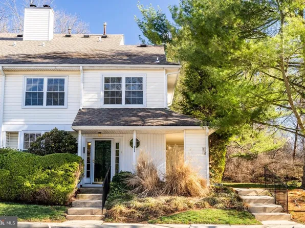 111 Briarcliff Ct, Glen Mills, PA 19342