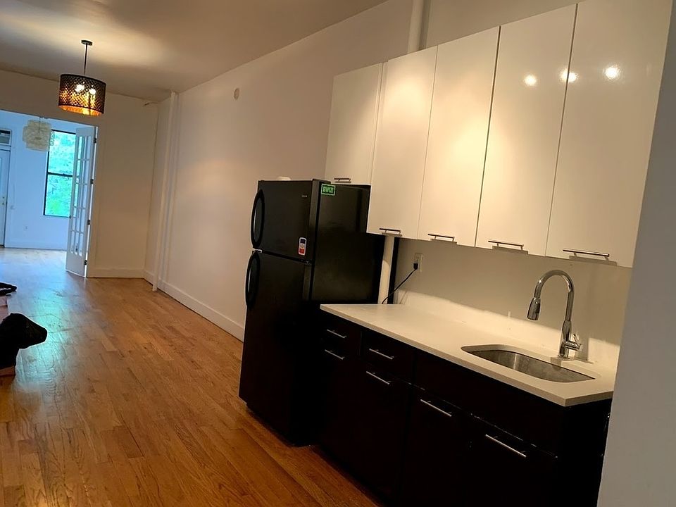 2nd image of 367 S 5th St #Ac