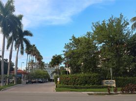 55 Ocean Lane Dr