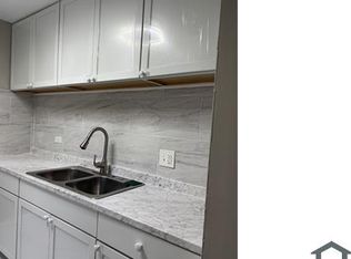 252 Shorewood Dr APT 2D, Glendale Heights, IL 60139