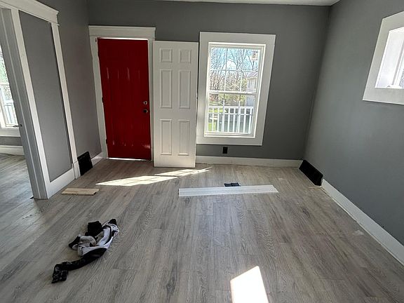 3rd image of 9919 Stoughton Ave