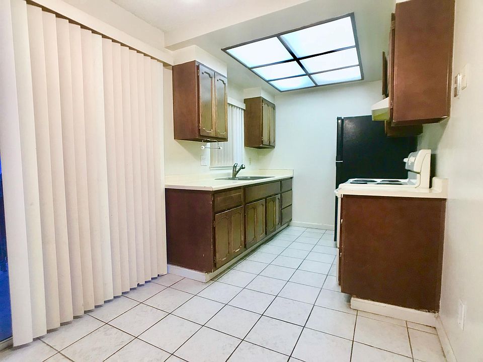 1st image of 1414 Essex Way APT 3