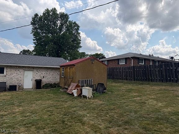 3rd image of 1215 33rd St NE