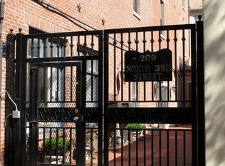 209 N 3rd St APT 1B, Philadelphia, PA 19106