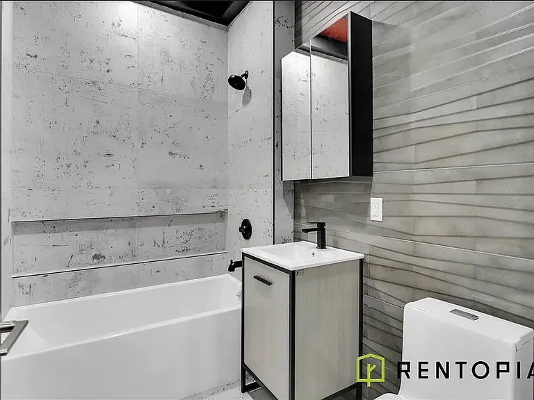 540 Driggs Ave #1G — Photo 9