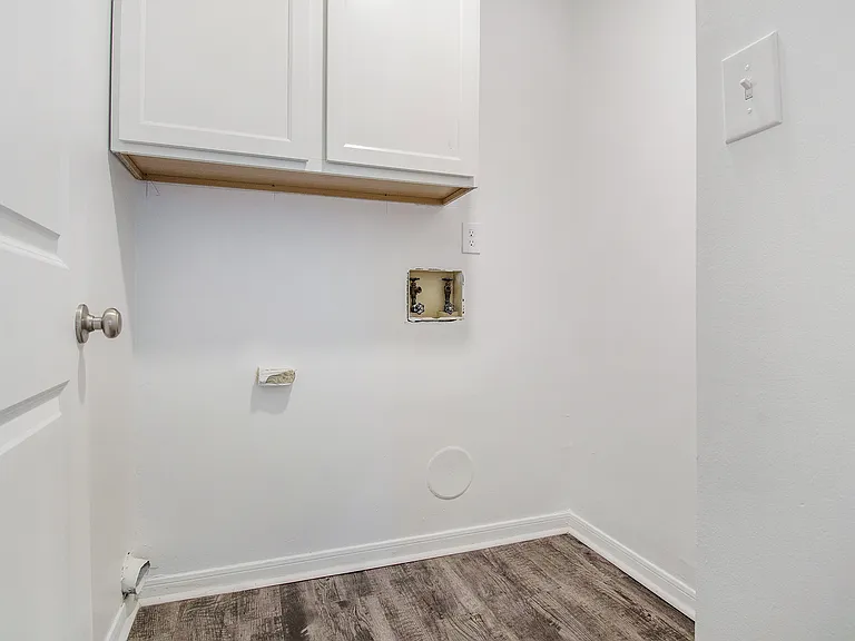 Greendale Apartments — Photo 13